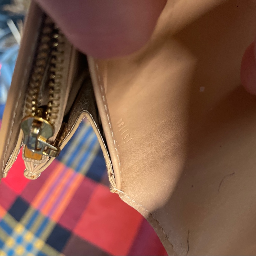 Louis Vuitton Patent Vernis Sarah Long Wallet with Monogram- *has marks - Picture 11 of 13